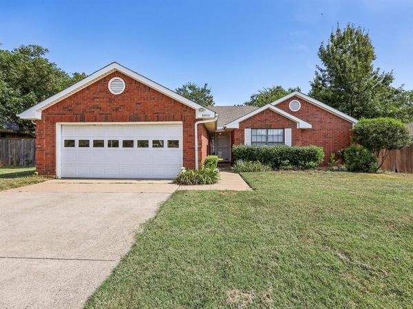 3211 Brookview Drive , Corinth, TX 76210