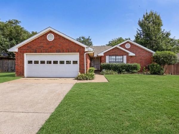 3211 Brookview Drive , Corinth, TX 76210