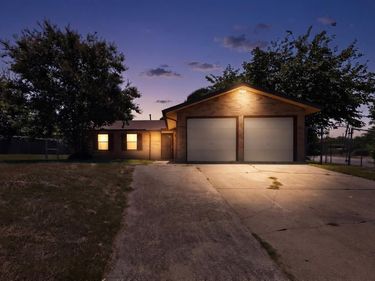 426 Kirnwood Drive, Dallas, TX 75232