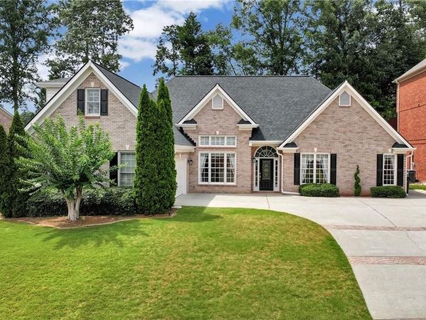 1748 Honey Tree Place , Hoschton, GA 30548