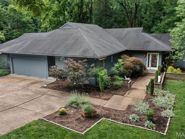 109 N Ballas Road , Kirkwood, MO 63122