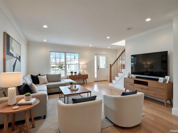 1 Manhasset , Port Washington, NY 11050