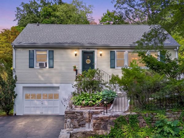 4 Denim Place, White Plains, NY 10603