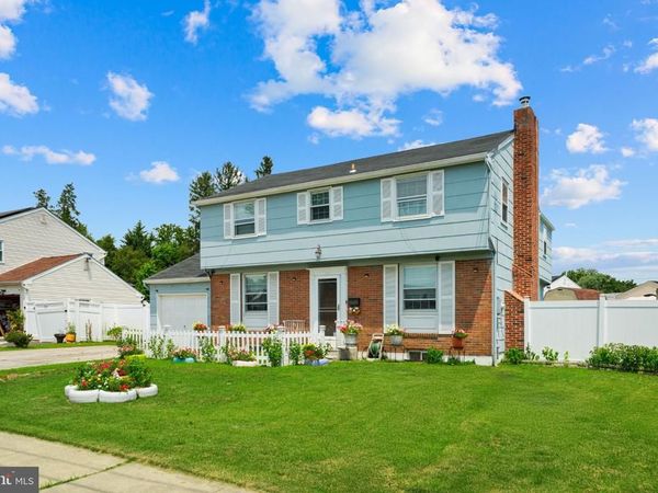 242 HENDRICKSON AVENUE, BEVERLY, NJ 08010