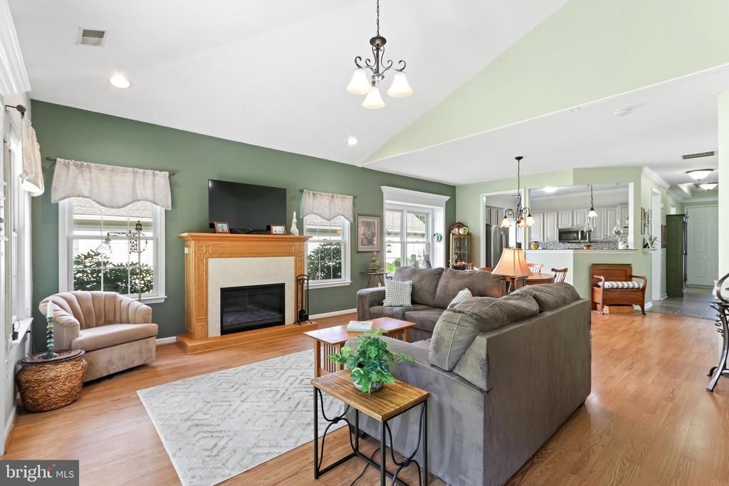 46 GLENMOOR CIR N, EASTON, PA 18045