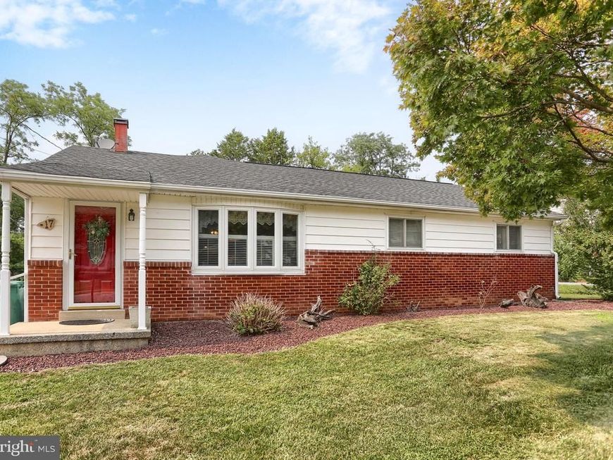 17 Dulles Drive W, Camp Hill, PA 17011 Main Photo