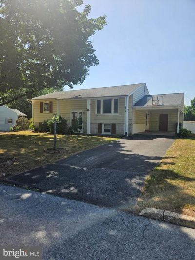 1132 CORNELL DRIVE , HUMMELSTOWN, PA 17036
