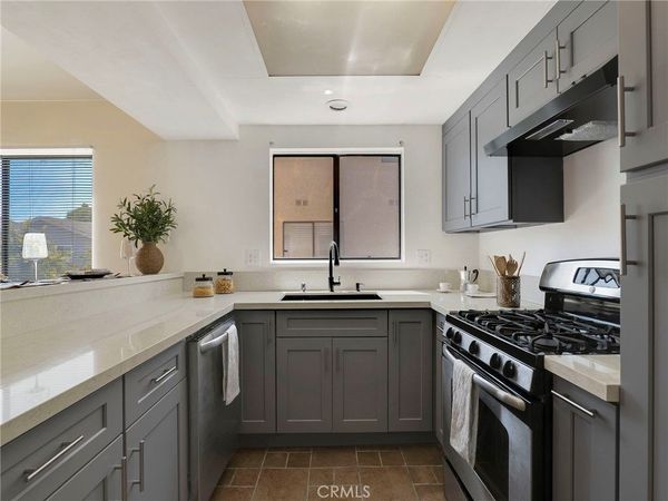 18954 Sherman Way, Unit 9, Reseda, CA 91335