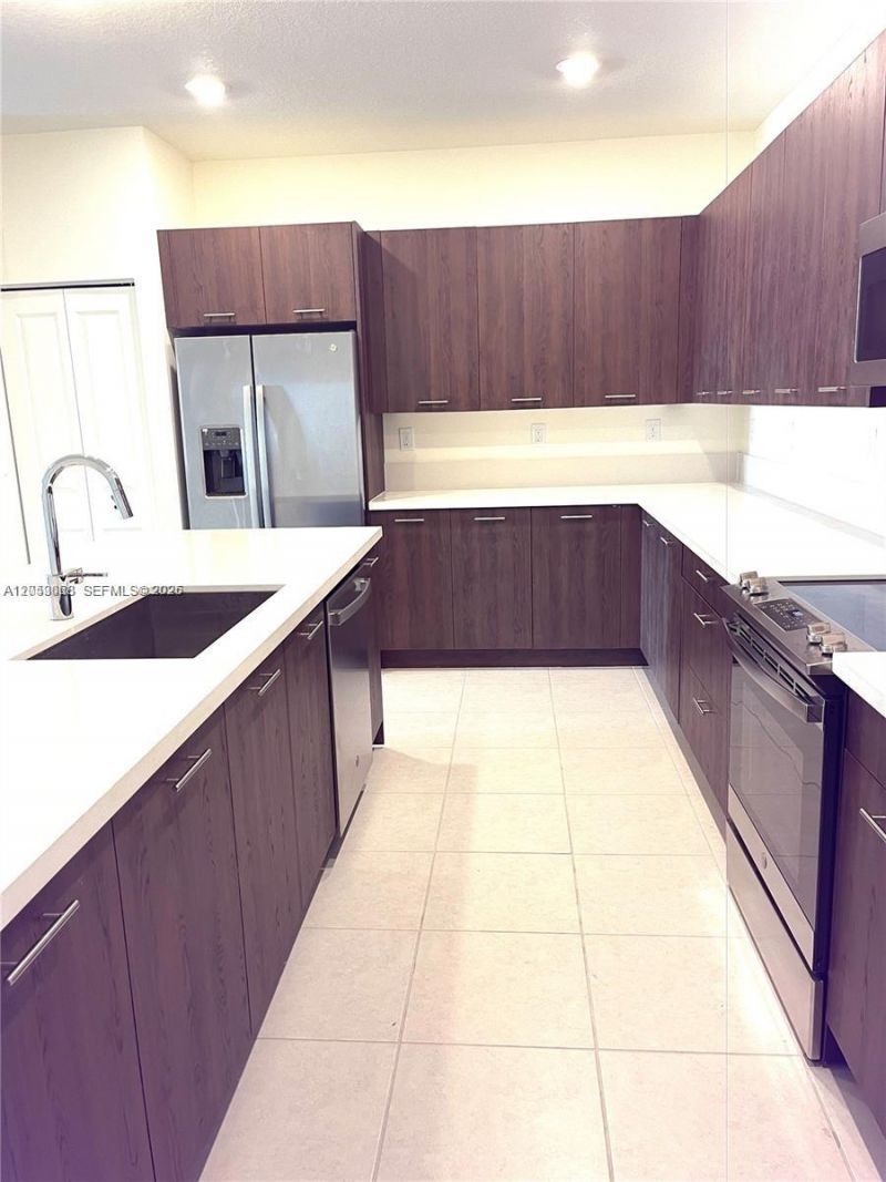 4576 NW 83rd Path , Doral, FL 33166 Photo