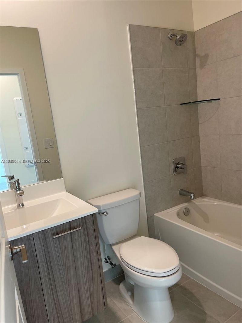 4576 NW 83rd Path , Doral, FL 33166 Photo