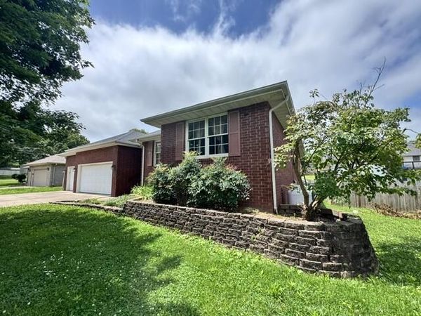 208 Miller Way , Monett, MO 65708