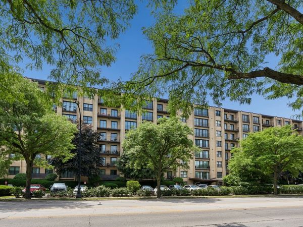 4601 W Touhy Avenue , Unit 412, Lincolnwood, IL 60712