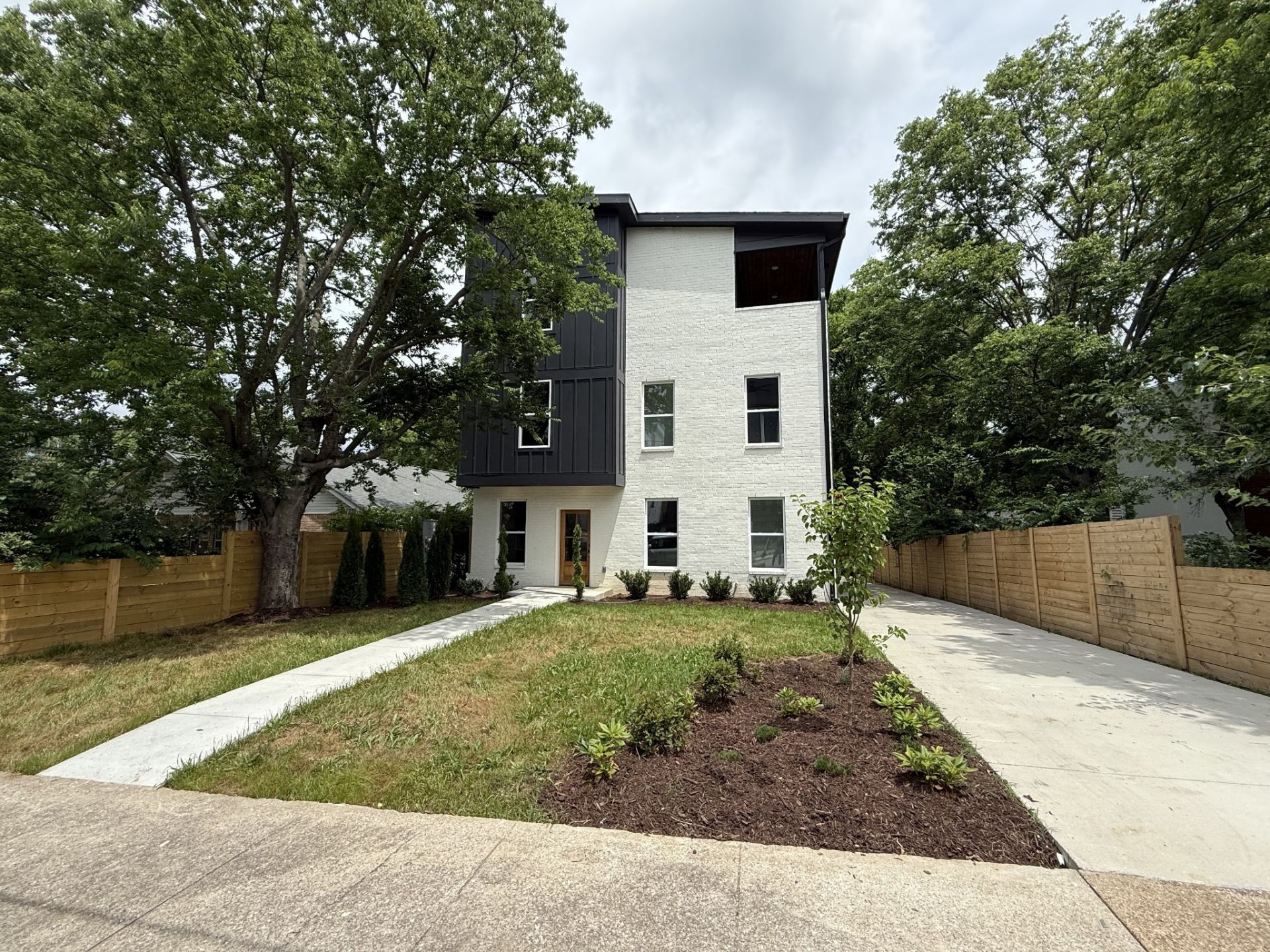 1308 Grand Ave, Nashville, TN 37212 Main Photo