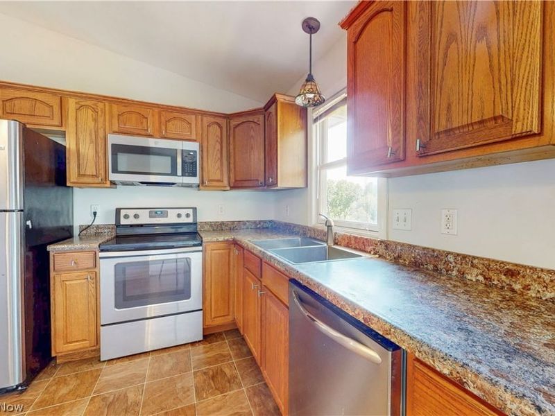 3233 Saint Charles Drive, Steubenville, OH 43952 Photo 25