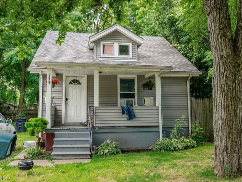 982 Eva Avenue, Akron, OH 44306 Photo 2