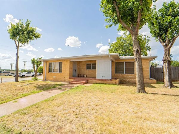514 W Walker Street , Breckenridge, TX 76424