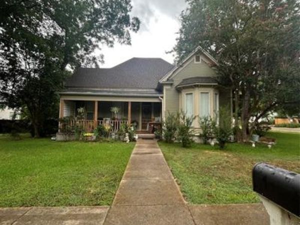 300 NW 3rd Street, Hubbard, TX 76648