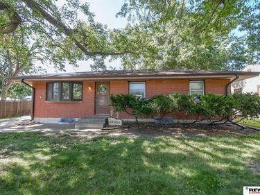 4125 Cleveland Avenue, Lincoln, NE 68504