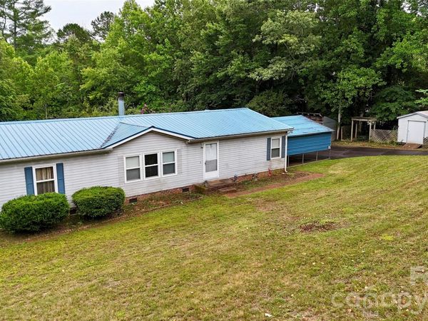 4851 Mounira Avenue , Hickory, NC 28602