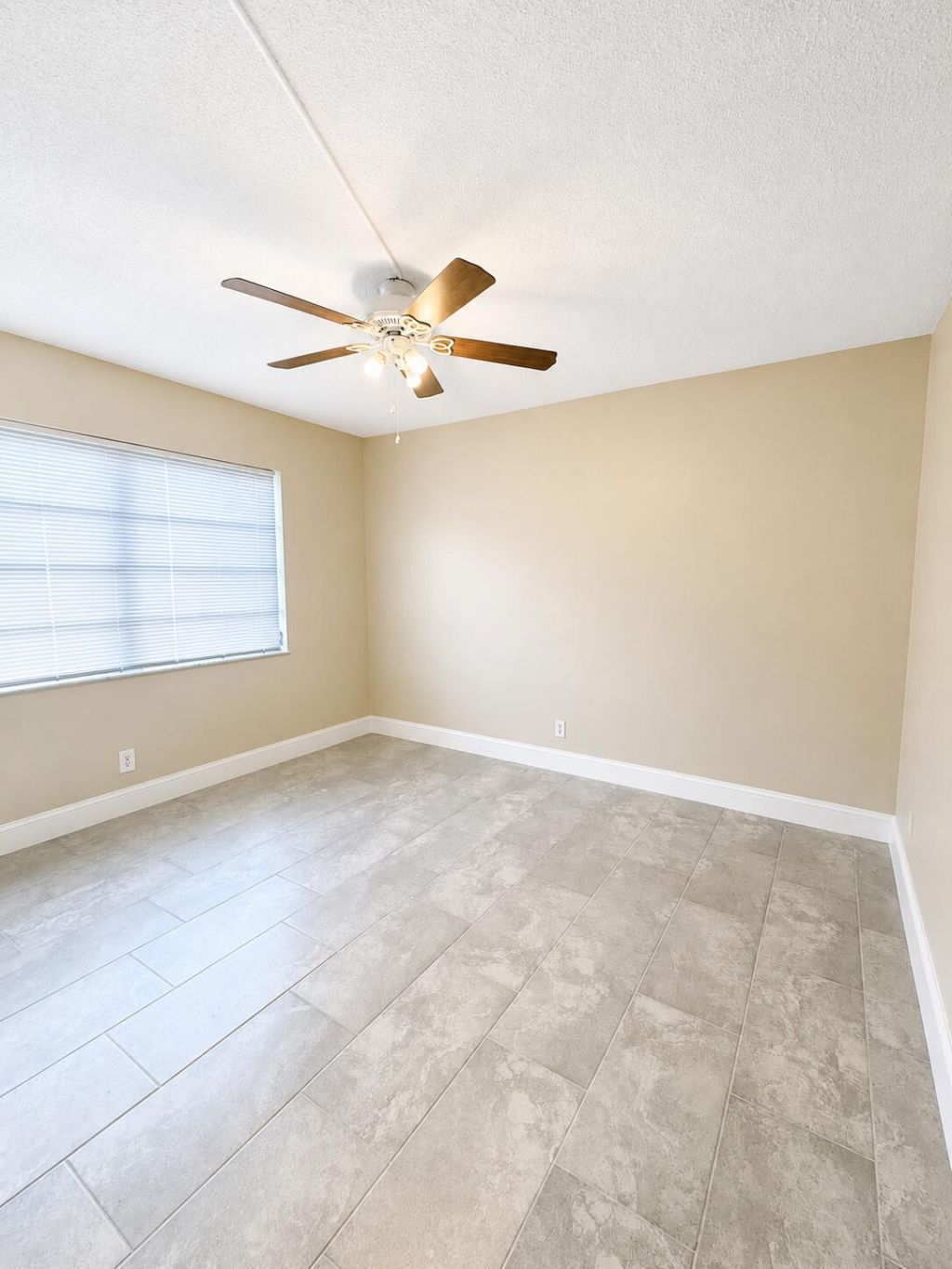 7830 NW 33rd Street, Hollywood, FL 33024 Photo