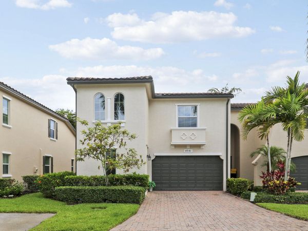 4541 Mediterranean Circle, Palm Beach Gardens, FL 33418