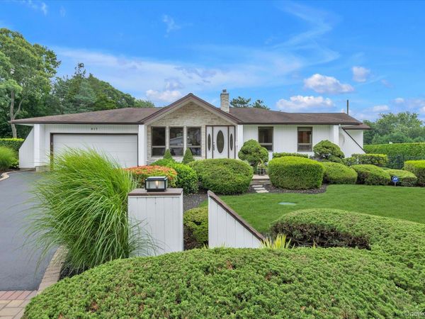 517 Ocean Avenue, Oakdale, NY 11769