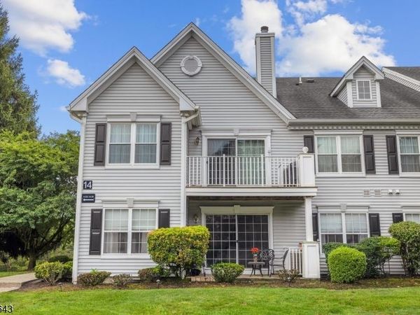1430 Magnolia Ln, Branchburg, NJ 08876
