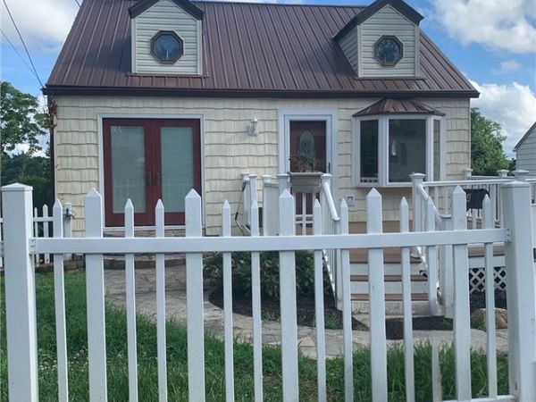 614 Piccadilly Street, Charleston, WV 25302