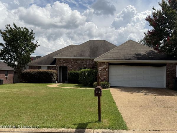 229 Camelot Way, Brandon, MS 39047