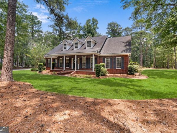 2016 Plantation Pointe Drive, Statesboro, GA 30461