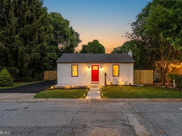 702 EAST AVENUE, NEW CASTLE, DE 19720