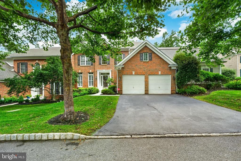 125 CAMELOT LANE, NEWTOWN SQUARE, PA 19073