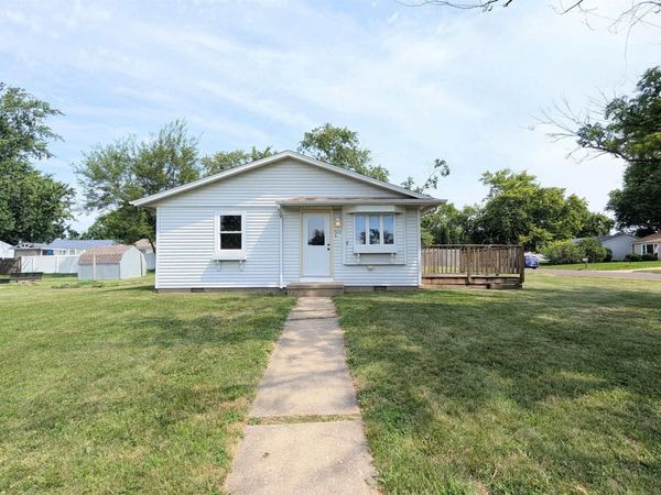 1504 WOODBINE Drive, Washington, IL 61571