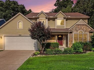 3720 Eaton Gate Lane, Auburn Hills, MI 48326