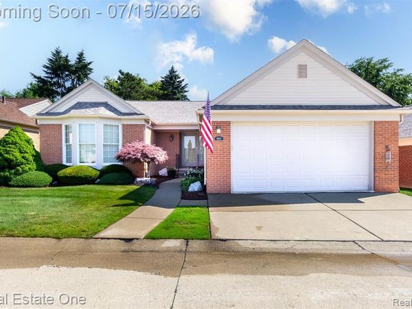 18801 Maple Circle N , Clinton Twp, MI 48036