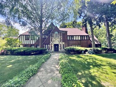 1735 Lincolnshire Drive, Detroit, MI 48203