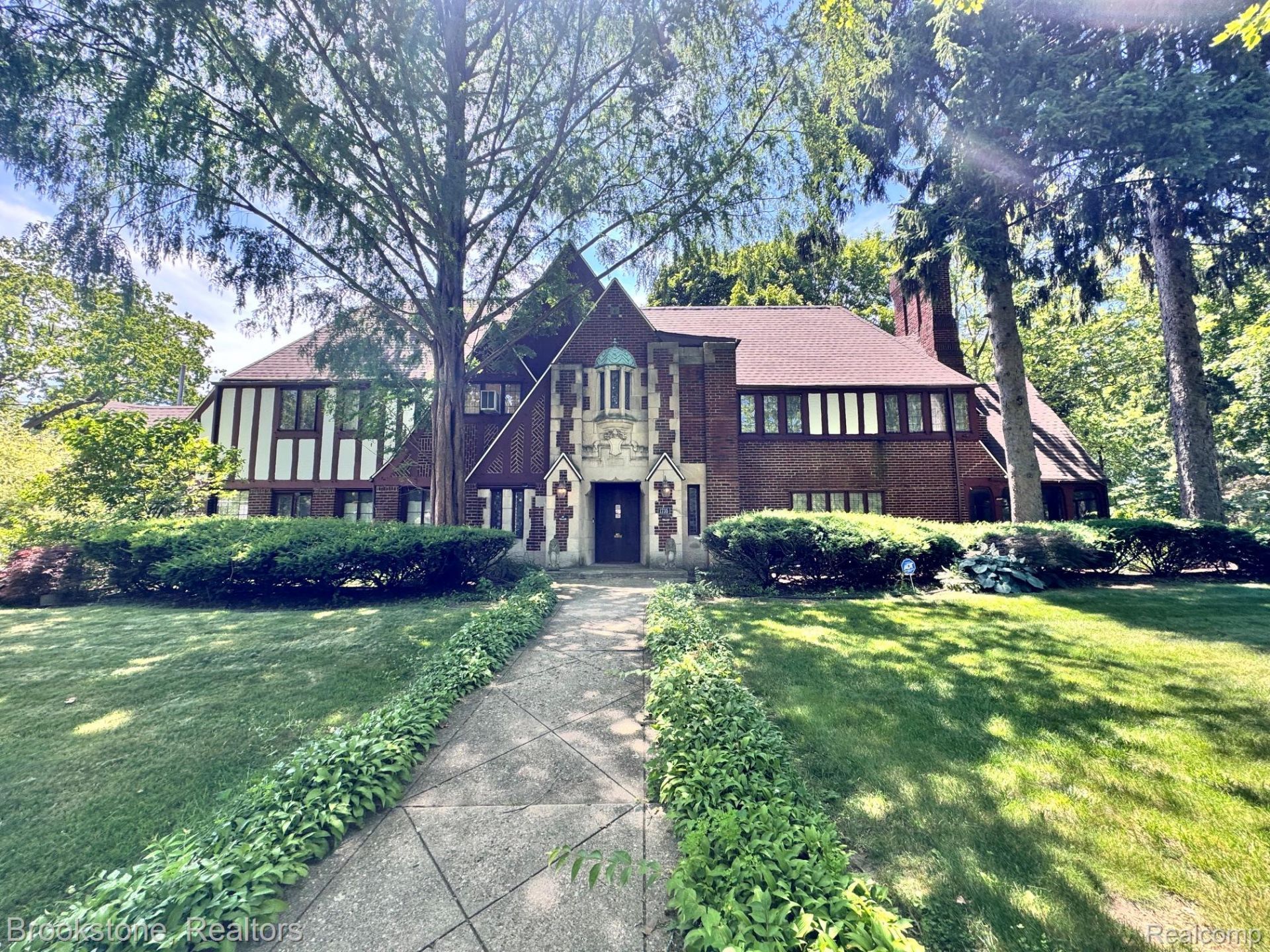 1735 Lincolnshire Drive, Detroit, Mi 48203 Main Photo