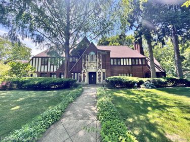 1735 Lincolnshire Drive, Detroit, Mi 48203