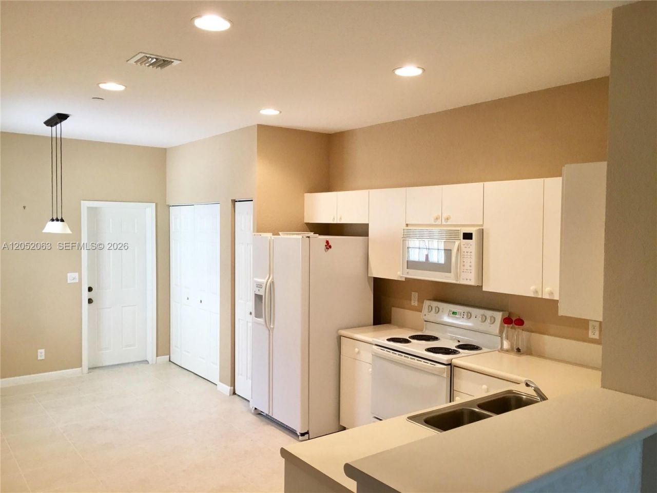 4258 Vineyard Cir , Weston, FL 33332 Photo