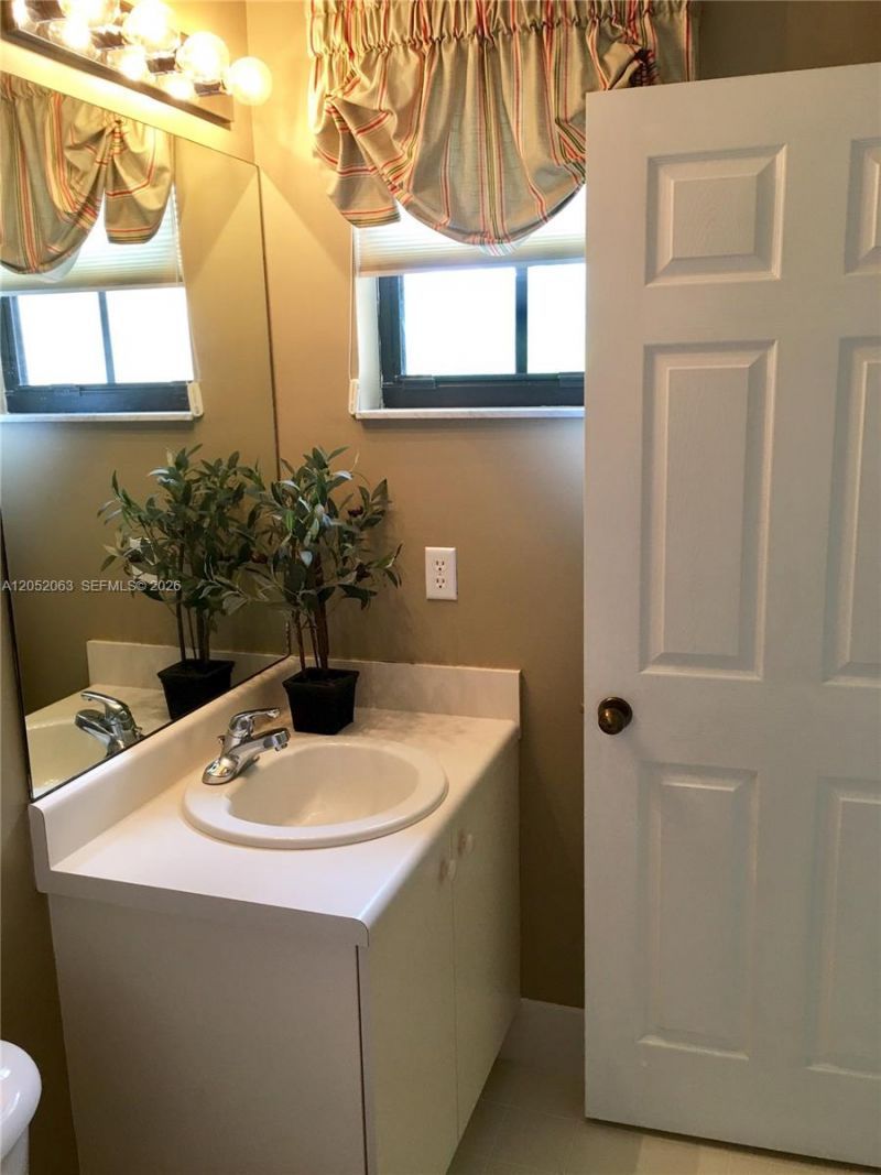 4258 Vineyard Cir , Weston, FL 33332 Photo