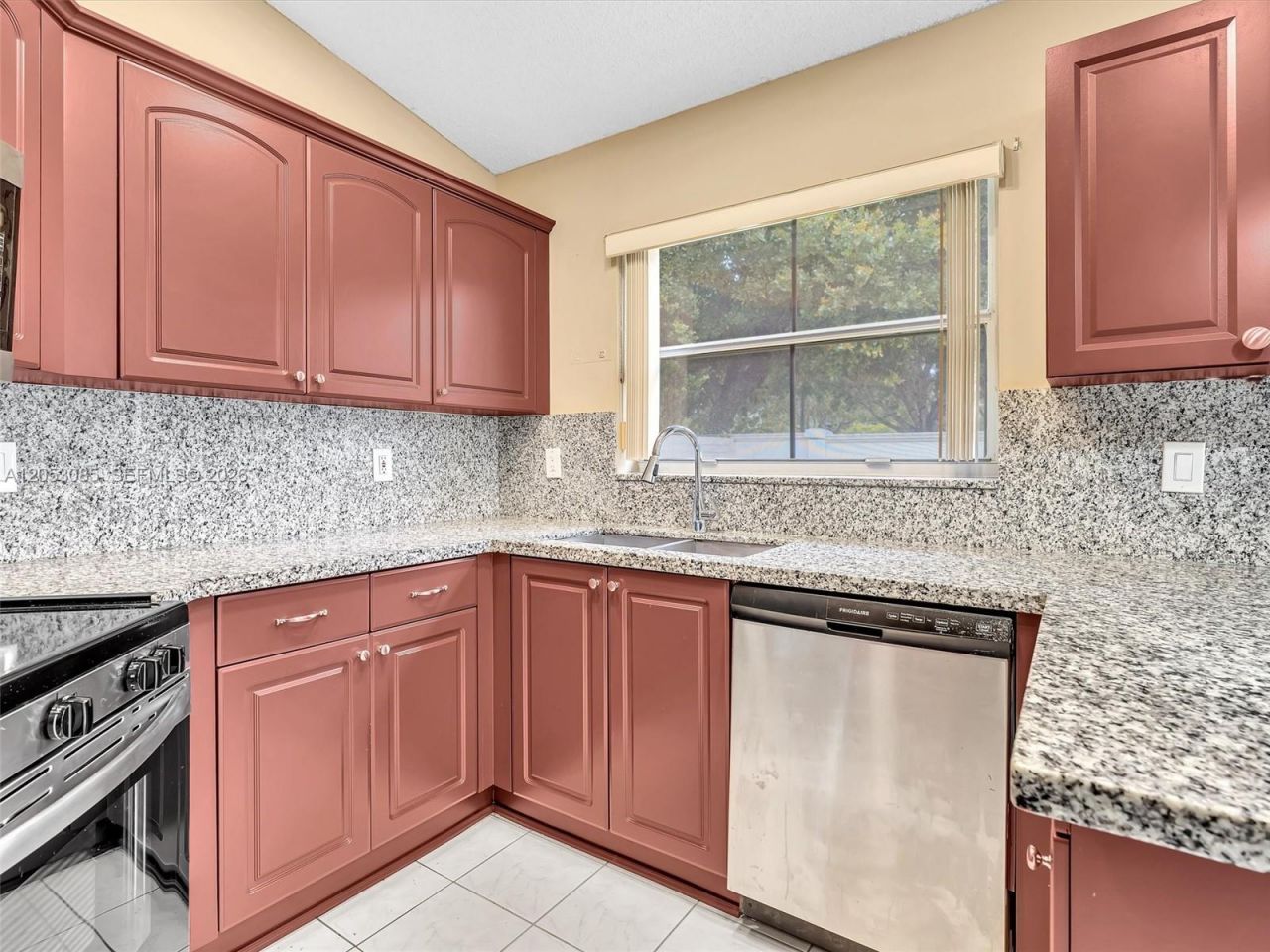 7249 NW 1st Mnr , Plantation, FL 33317 Photo