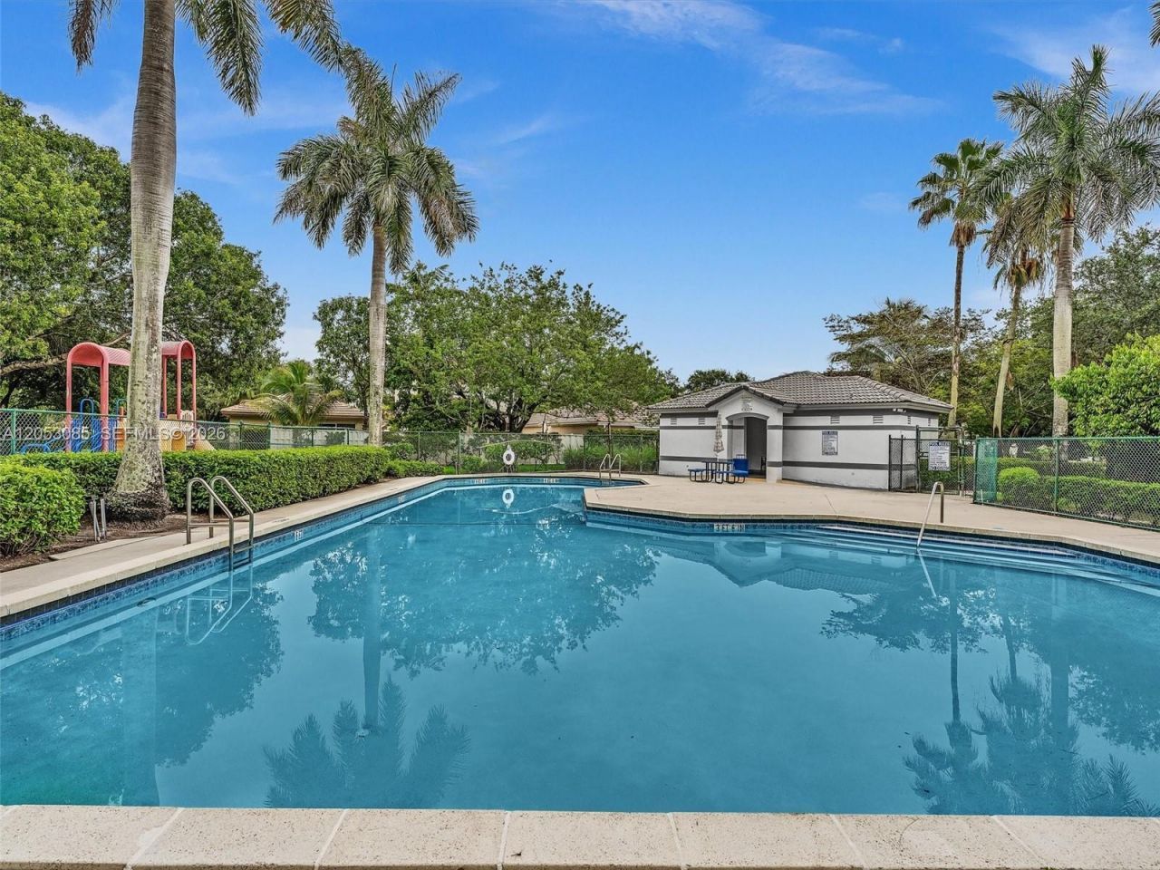 7249 NW 1st Mnr , Plantation, FL 33317 Photo