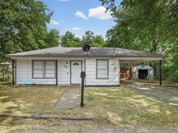 508 Batterson Street, Cleburne, TX 76031