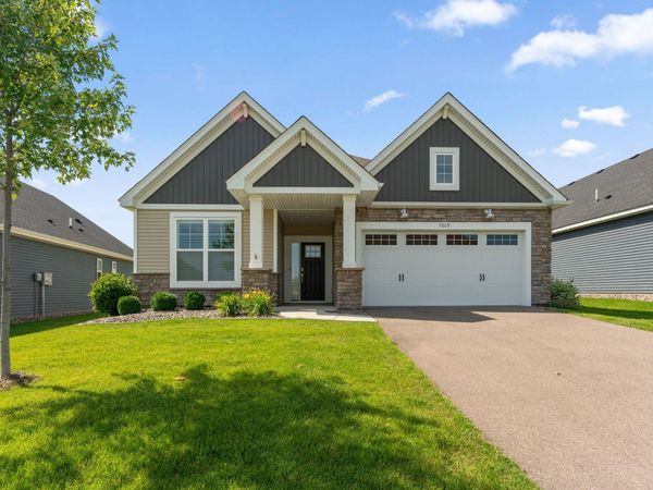 7609 Upper 38th Street N, Oakdale, MN 55128
