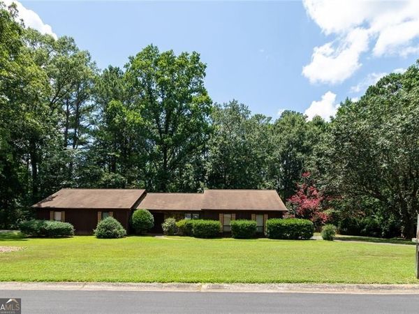 423 Dartmoor Drive, Marietta, GA 30064