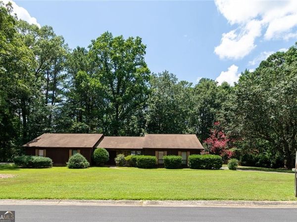 423 Dartmoor Drive, Marietta, GA 30064