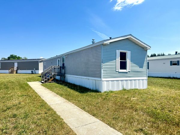 18428 St Joseph Avenue, Unit 215, Big Rapids, MI 49307