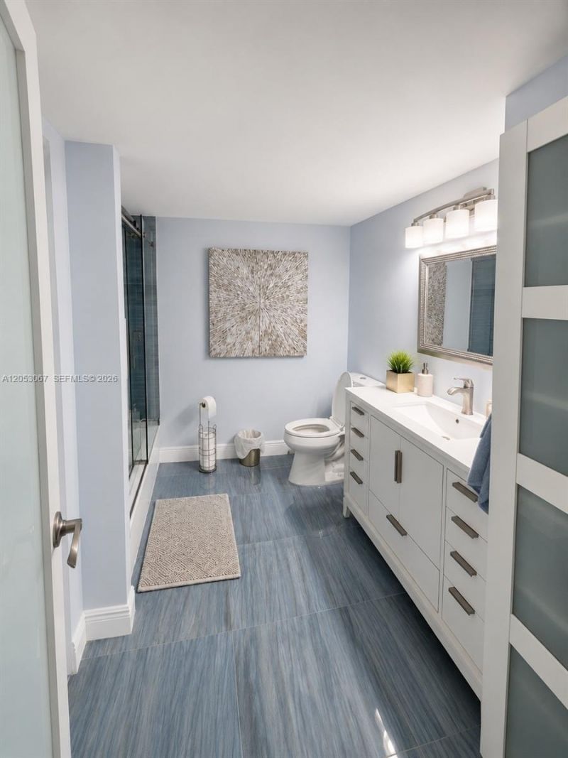 1000 Parkview Dr , Unit 710, Hallandale Beach, FL 33009 Photo
