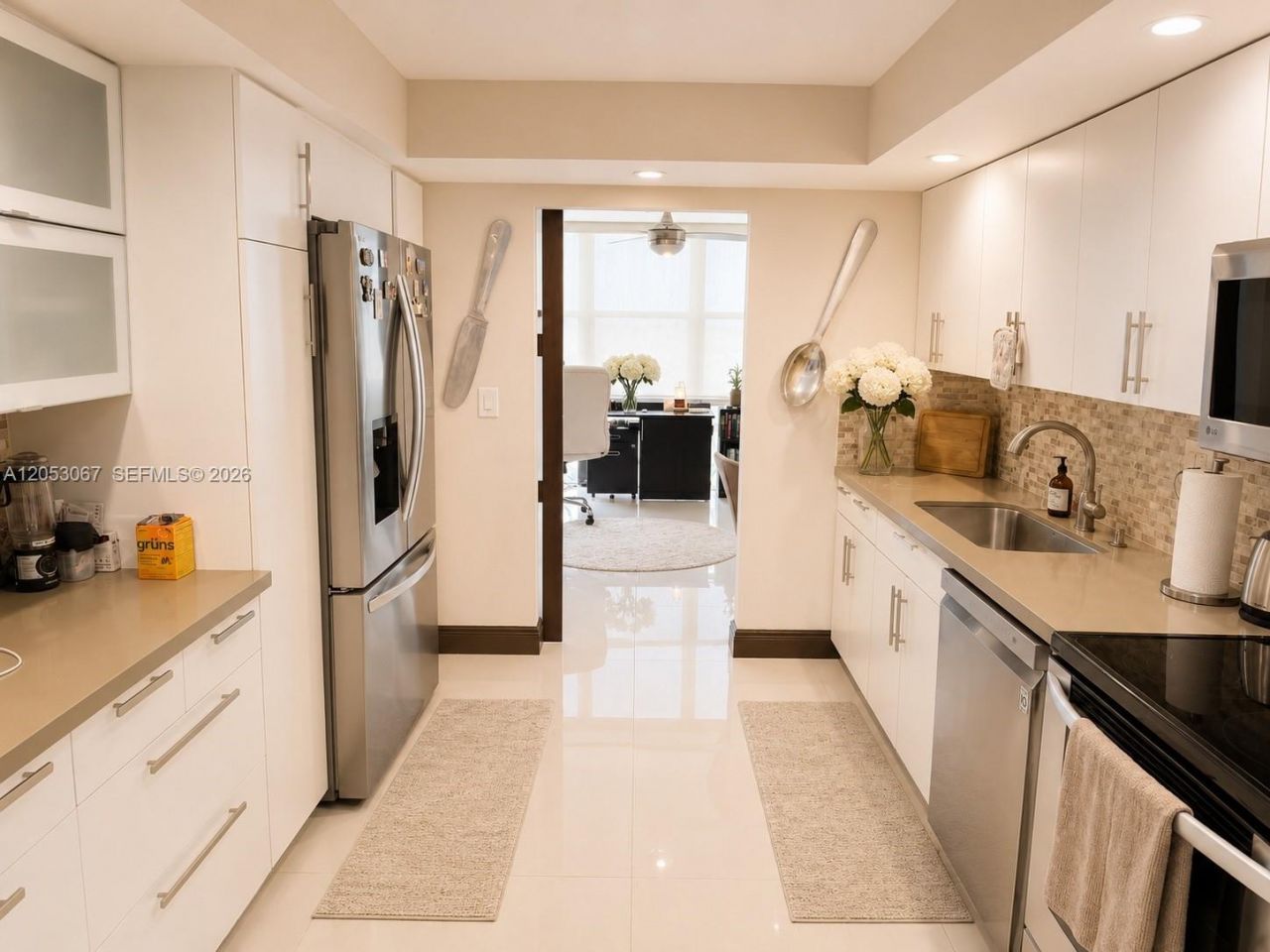 1000 Parkview Dr , Unit 710, Hallandale Beach, FL 33009 Photo