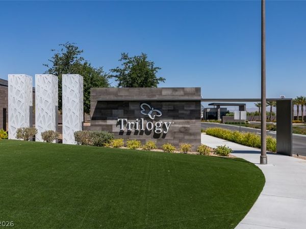 10184 Chrysolite , Las Vegas, NV 89143